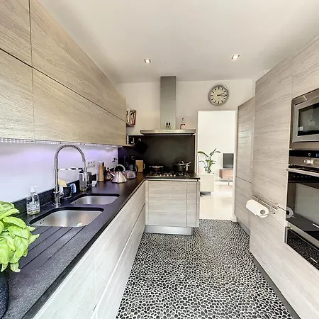 Belle Piscine Cap D'antibes * 昂蒂布